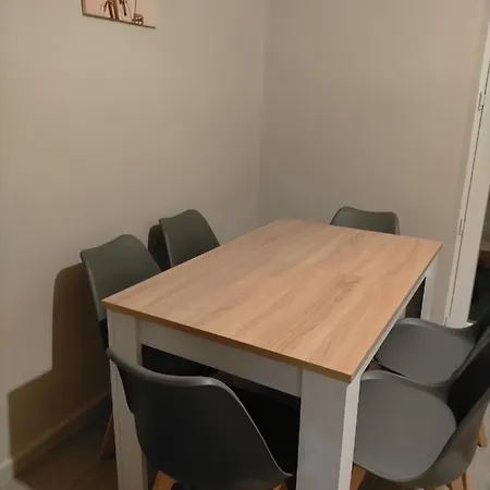 Agradable Casa Con Patio Саламанка