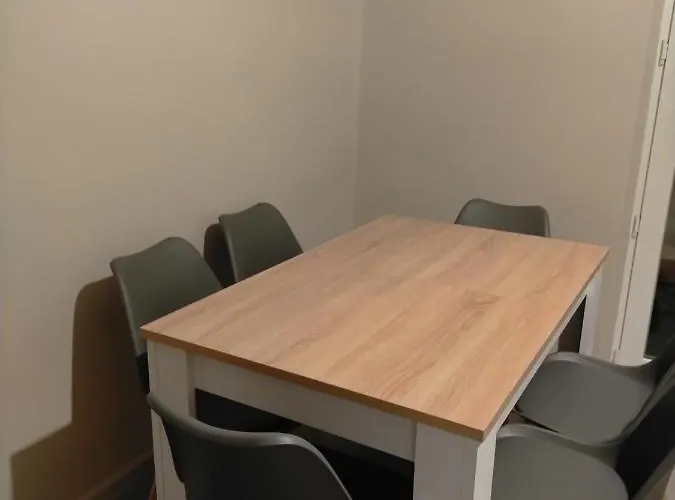 Agradable Casa Con Patio Саламанка